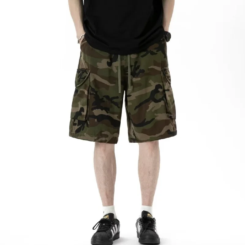 Men's pleated front twill shorts for a classic and sophisticated appearanceStreet Camouflage Cargo Shorts