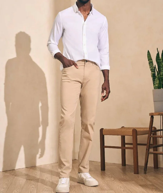 Men's Cargo Jeans with Multiple Pockets for a Practical and Outdoor - Friendly LookMen's Movement 5-Pocket Pant In Island West Khaki