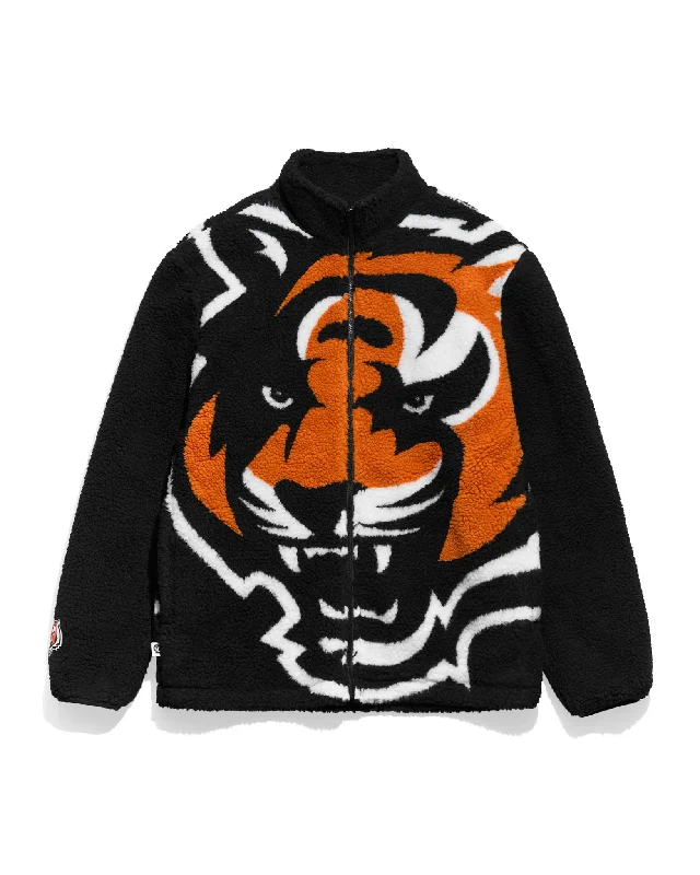 Plus - size men jackets with adjustable drawstrings for a comfortable fitCincinnati Bengals Big Logo Sherpa Jacket