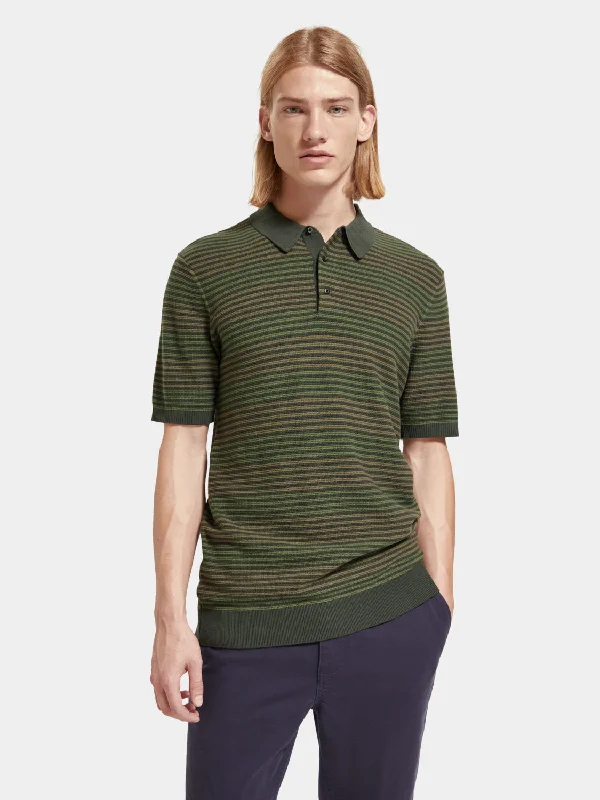 Men's color - block polo shirts with a bold fashion statementKnitted striped polo shirt